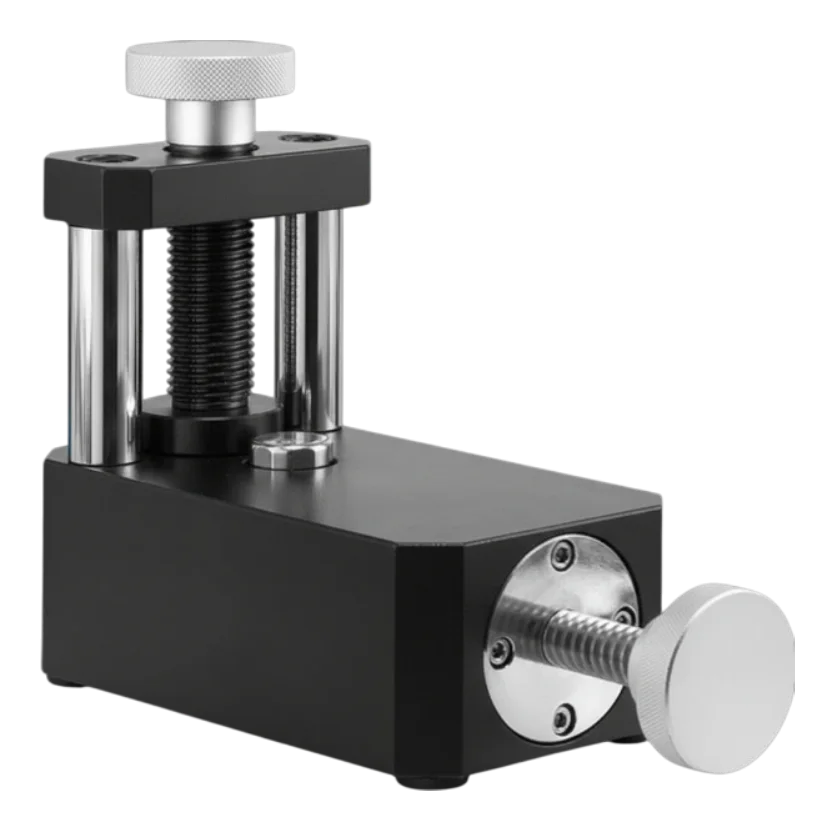 Automatic hydraulic press with digital control panel
