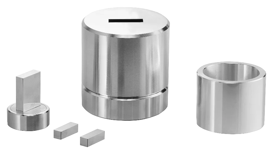 Square and rectangular pellet die set
